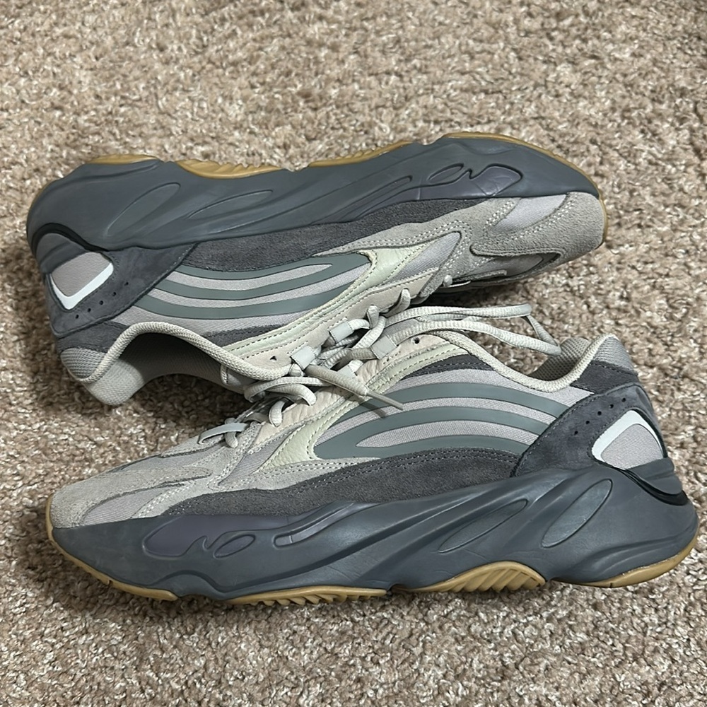 Adidas - Picture 4 of 10
